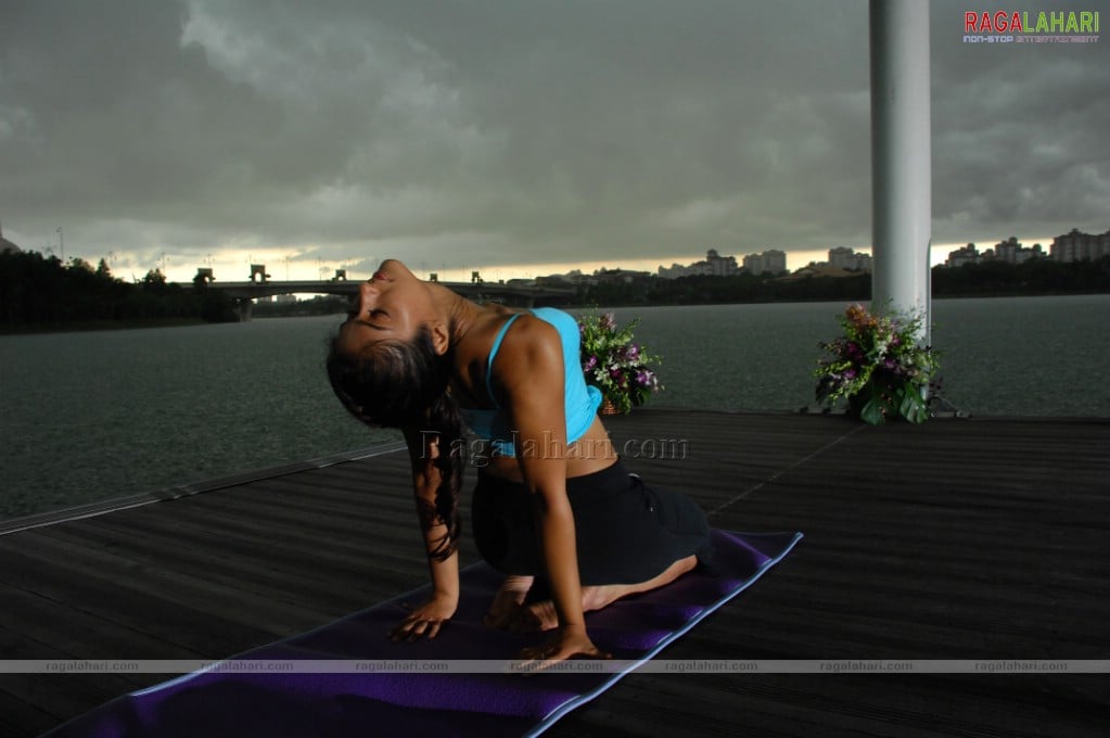 Ileana d cruz Full HD Yoga Stills from Kick Movie