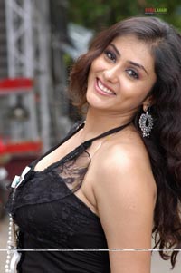 Namitha in Vyapari