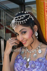 Buridi Heroine Aishwarya Photo Gallery