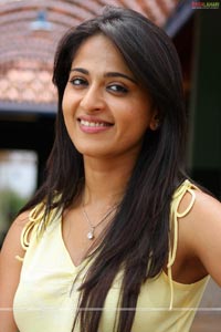 Anushka Photo Gallery from Yamudu