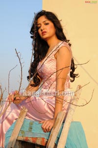 Poonam Kaur Photo Session