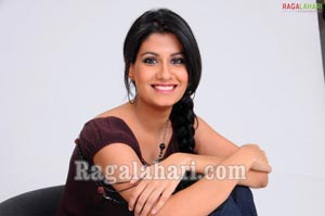 Shreya Dhanwanthary Photo Session