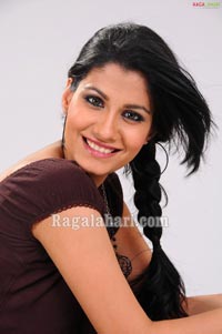 Shreya Dhanwanthary Photo Session