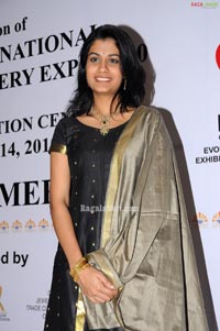 Shreya Dhanwanthary Photo Gallery