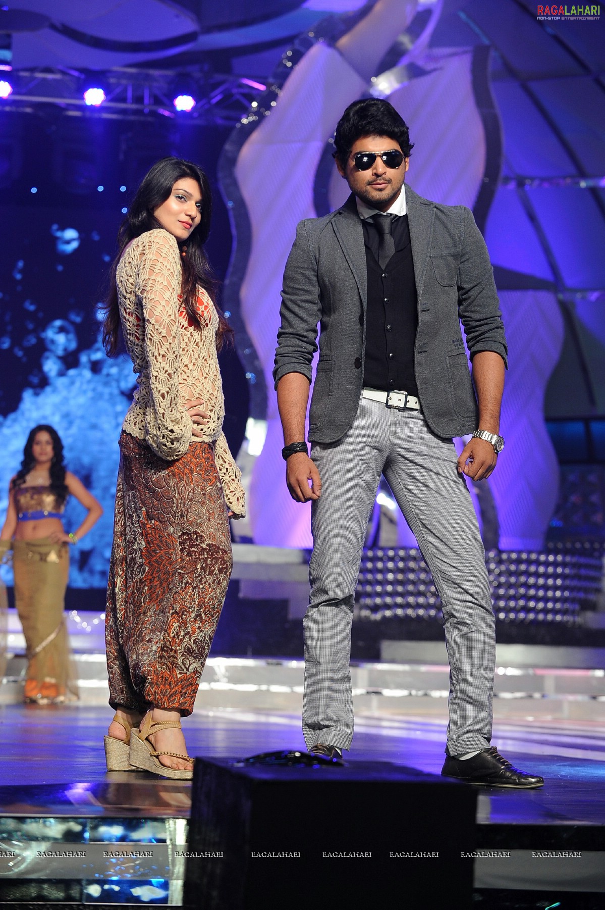 Fashion Show at Lux Sandal Cinemaa Awards 2011 