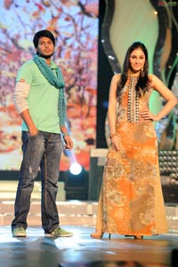 Hot Fashion Show at Lux Sandal Cinemaa Awards 2011