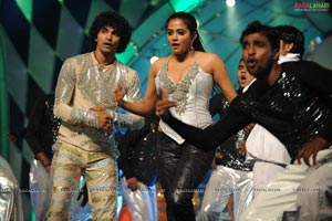 Priyamani Hot Stage Dance at Lux Sandal Cinemaa Awards 2011