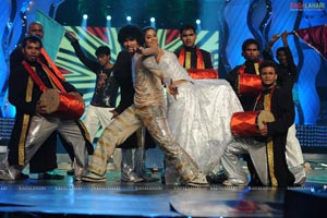 Priyamani Hot Stage Dance at Lux Sandal Cinemaa Awards 2011