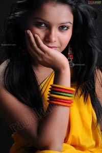 kiran Exclusive Studio Shoot in Yellow Saree