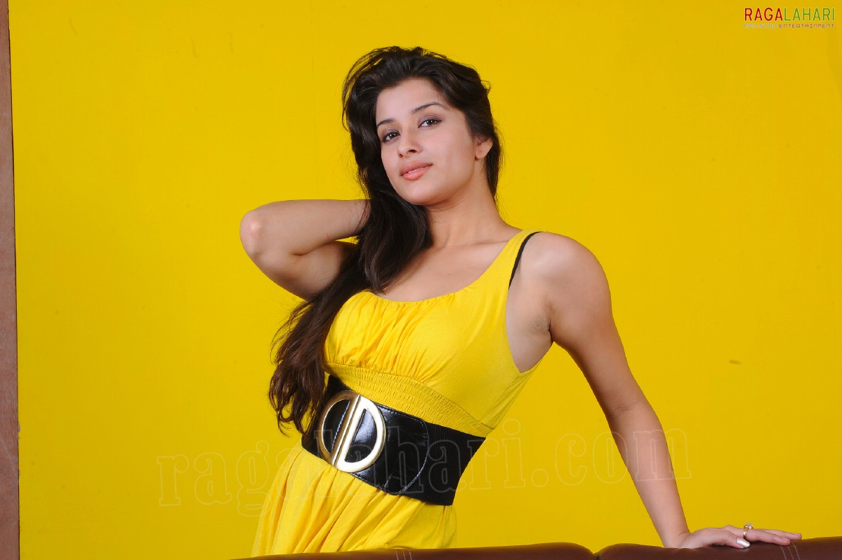 Madhurima (Hi-Res)