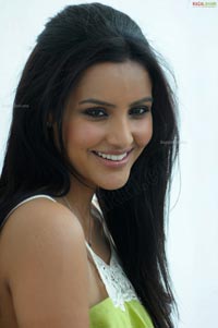 Priya Anand at 180 Success Meet