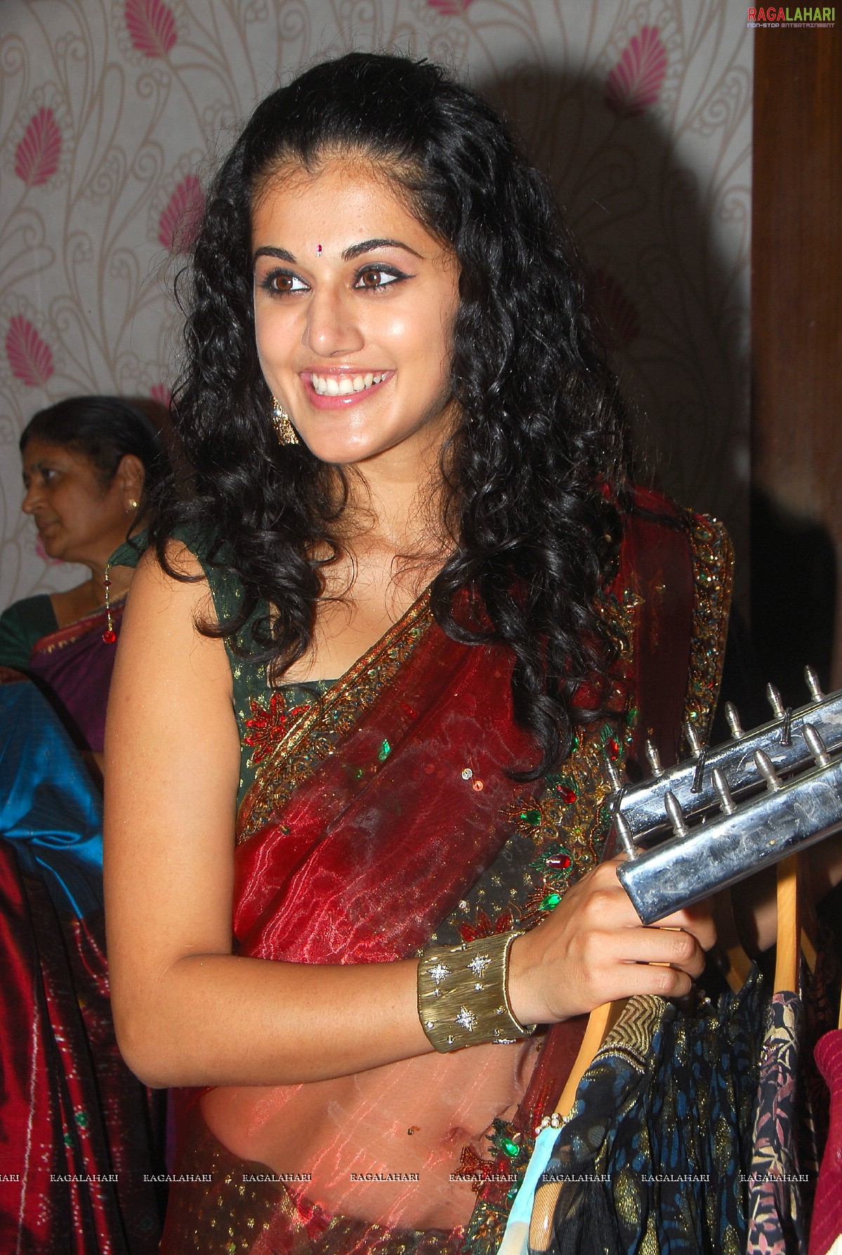 Taapsee Pannu (Hi-Res)