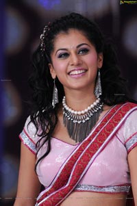 Sexy Taapsee in Daruvu - HD Wallpapers