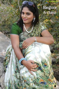 Bangalore Hot Model Archana in Saree