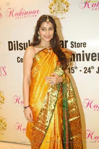 Beautiful Madhurima in Pattu Saree