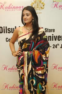 Nikitha Narayan in Sleeveless Saree Blouse