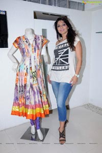 Aakruti Nagpal at Aarti Vijay Gupta Designer Collections