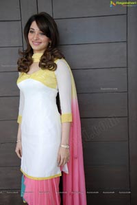 Milky White Indian Beauty Tamanna Photos