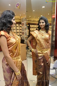 Photos of Hyderabad Model Shamili at CMR Ashadam Sravanam Sale 2012