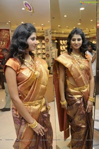 Photos of Hyderabad Model Shamili at CMR Ashadam Sravanam Sale 2012