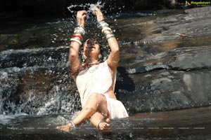 Ramya Sri in O Malli - High Definition Stills
