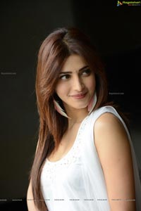 Balupu Heroine Shruthi Haasan