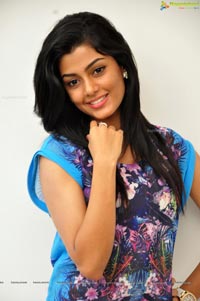 Arey Rey Heroine Aneesha