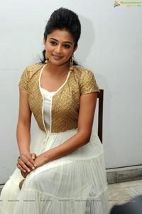 Priyamani @ Chandee Trailer launch