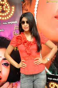 Shriya Saran in Pavitra