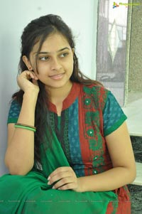 Mallelateeram lo Sirimallepuvvu heroine Sree Divya