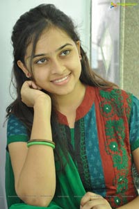 Mallelateeram lo Sirimallepuvvu heroine Sree Divya