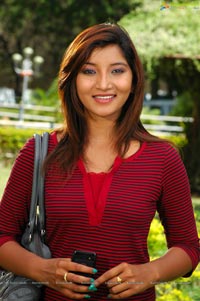 Telugu Heroine Vinisha Naidu Photos