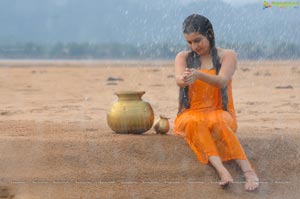 Archana Hot in Kamalatho Naa Prayanam