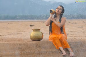 Archana Hot in Kamalatho Naa Prayanam