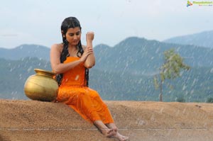 Archana Hot in Kamalatho Naa Prayanam