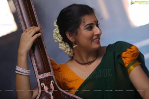 Archana Hot in Kamalatho Naa Prayanam