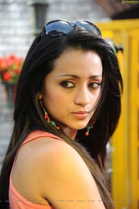 Trisha in Boologam