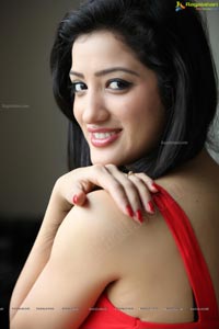 Bollywood Actress Richa Panai