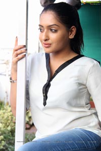 Heroine Anjana Deshpande