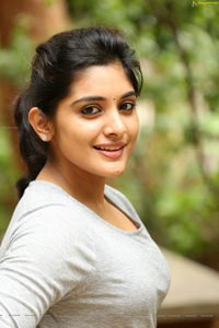 Niveda Thomas