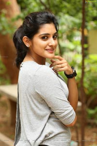 Niveda Thomas