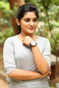 Niveda Thomas