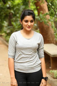 Niveda Thomas