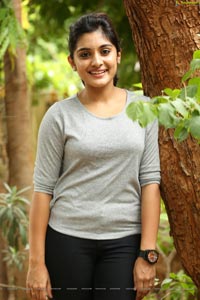 Niveda Thomas