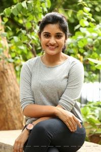 Niveda Thomas