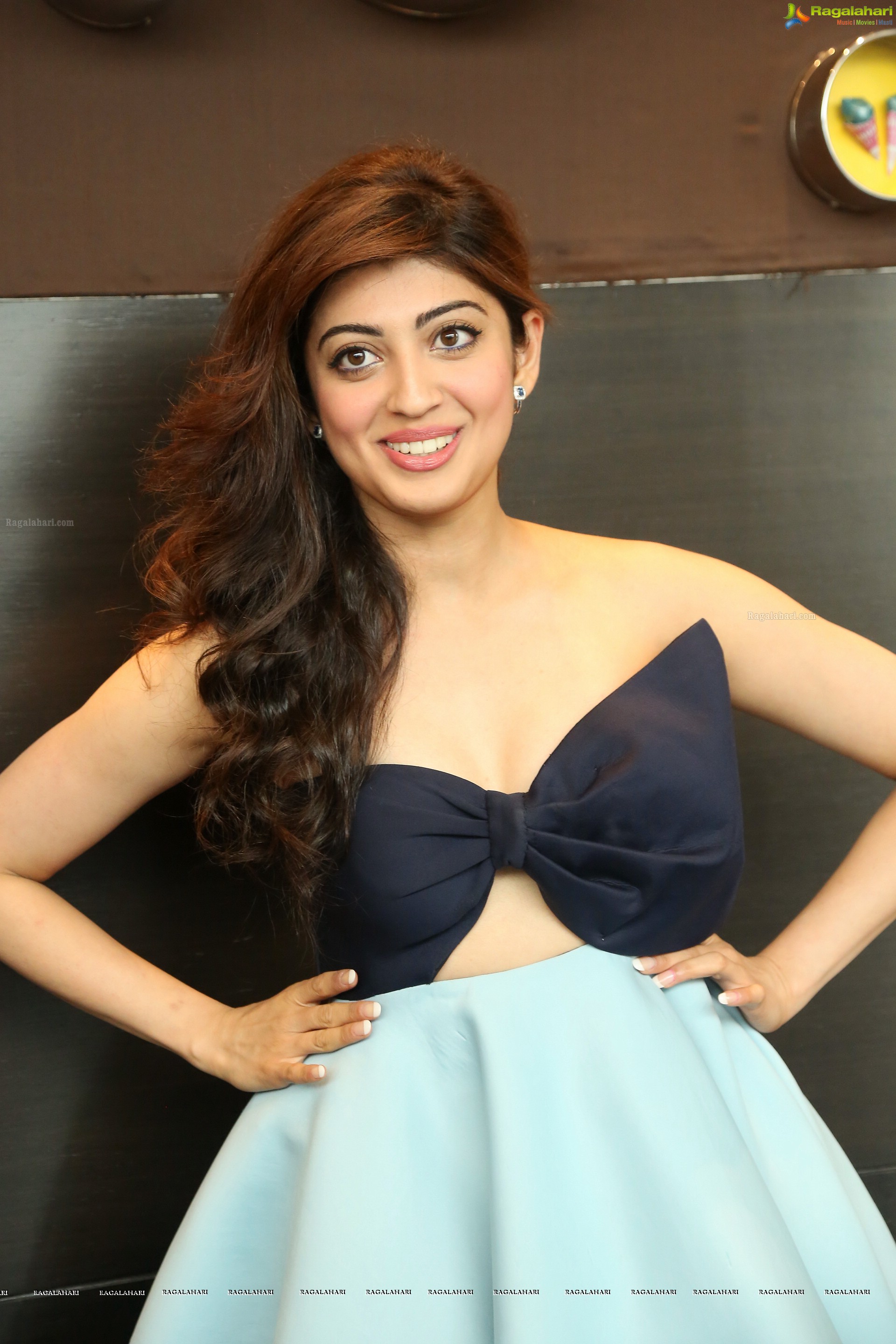 Pranitha Subhash - HD Gallery