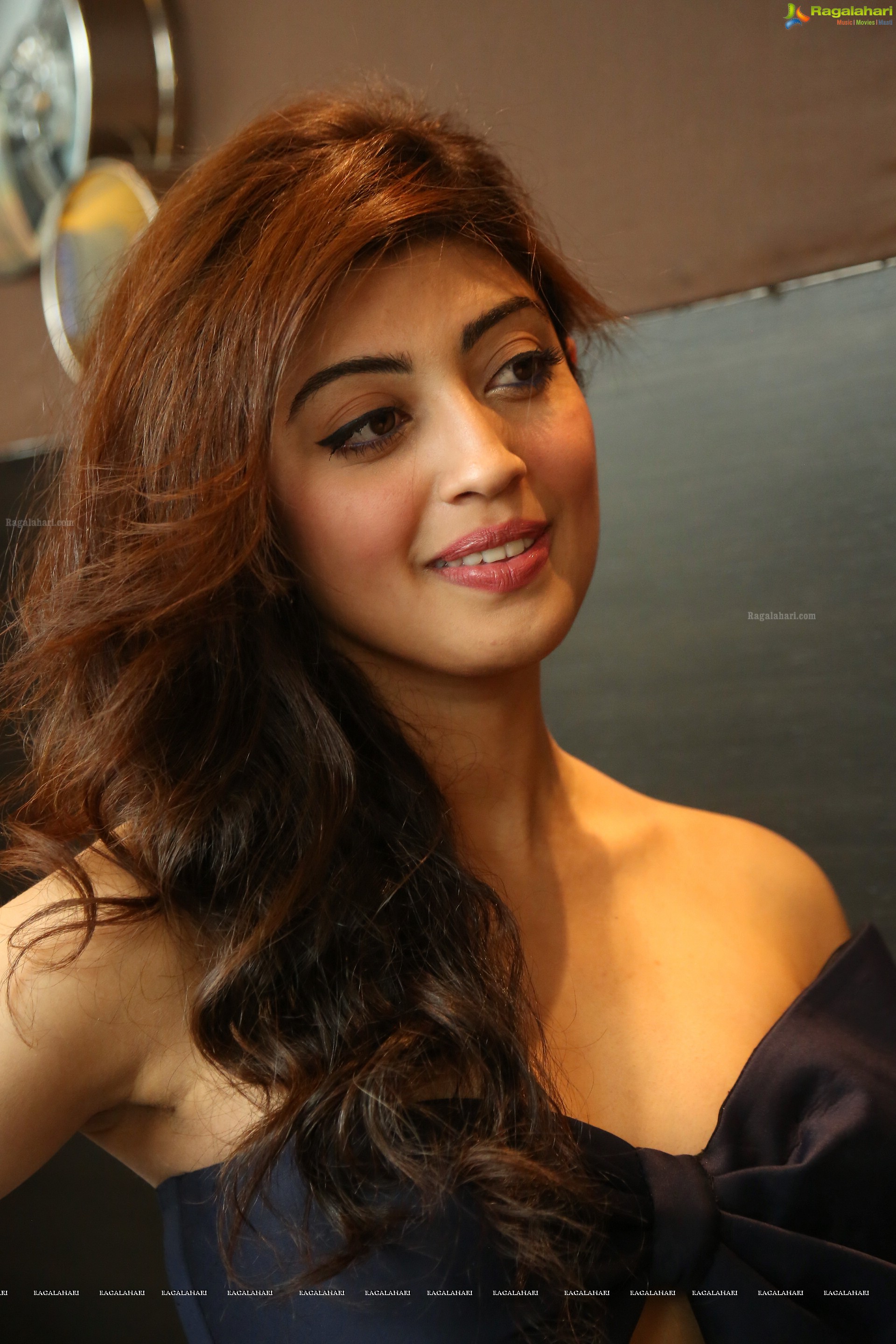 Pranitha Subhash - HD Gallery