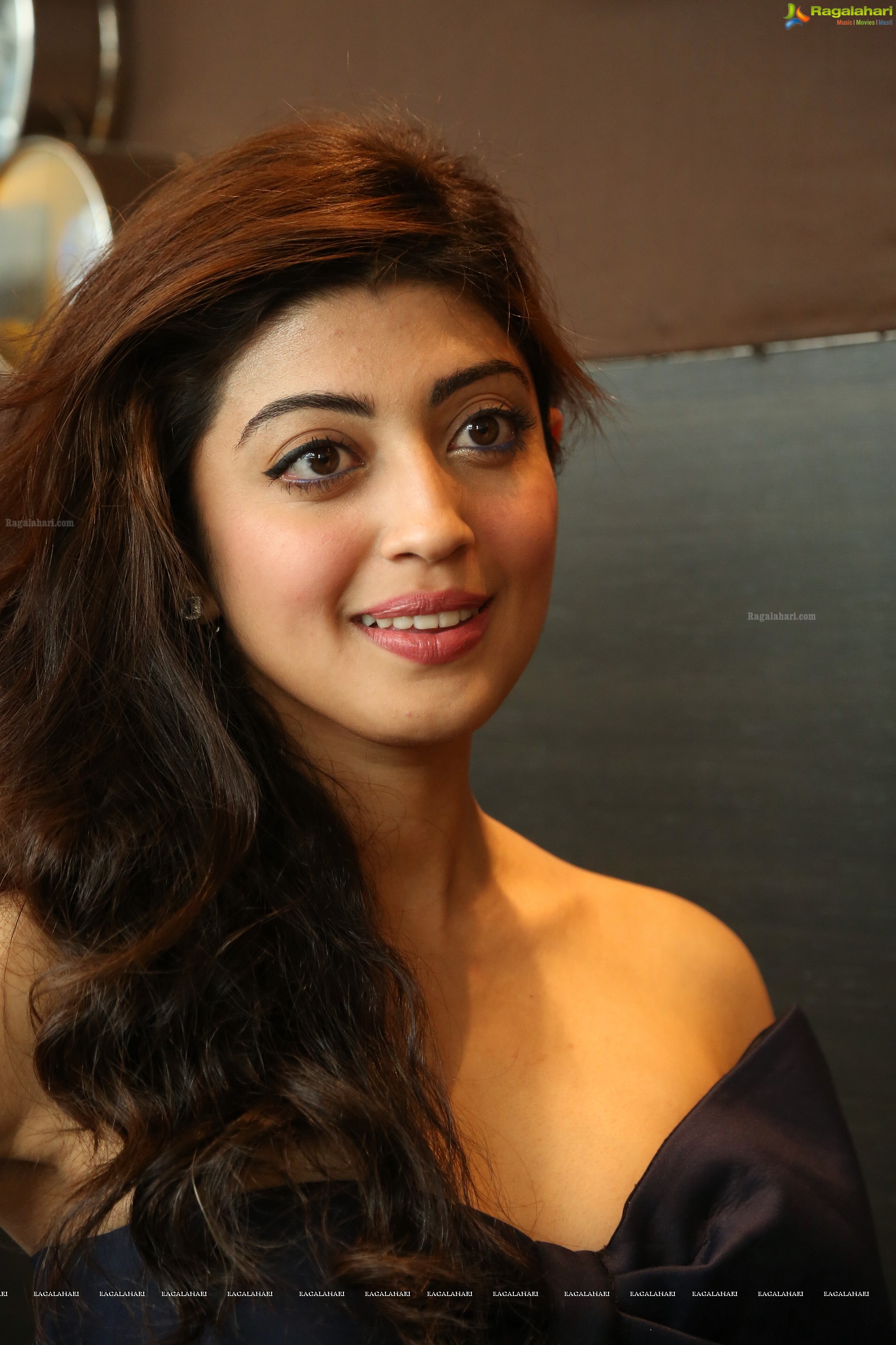 Pranitha Subhash - HD Gallery