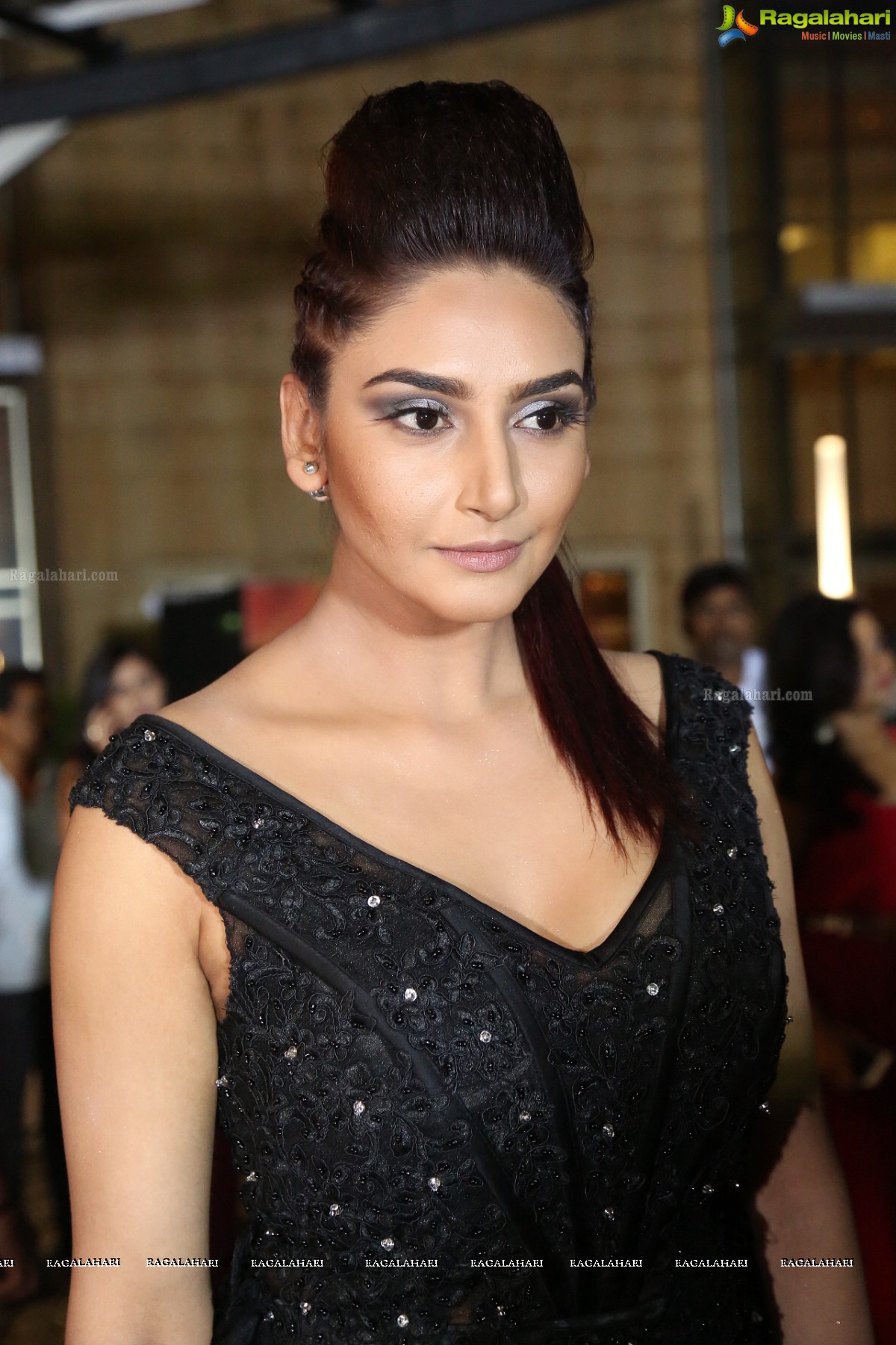 Ragini Dwivedi