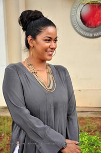 Mumaith Khan